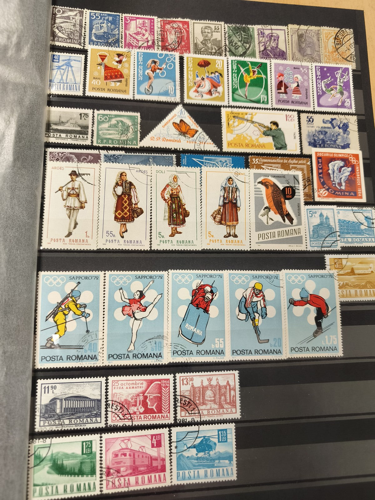 Lot timbres Roumanie sports, costumes traditionnels, animaux, d'occasion