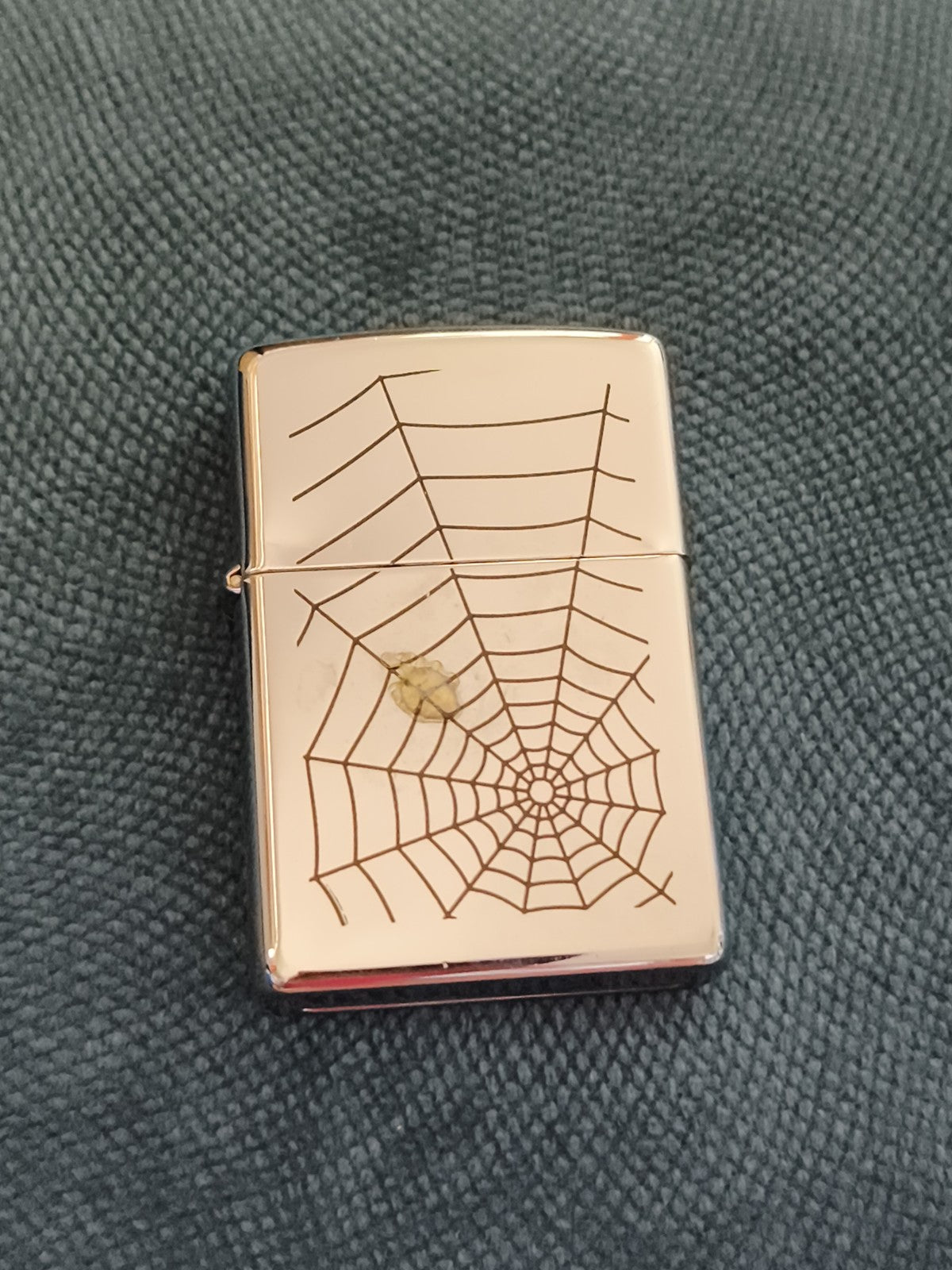 Briquet Zippo vintage toile d’araignée, finition chromée, rare lighter