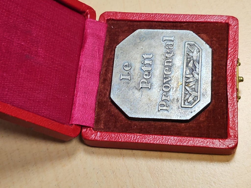 Médaille octogonale vintage Le Petit Provençal légionnaire romain ancien collect