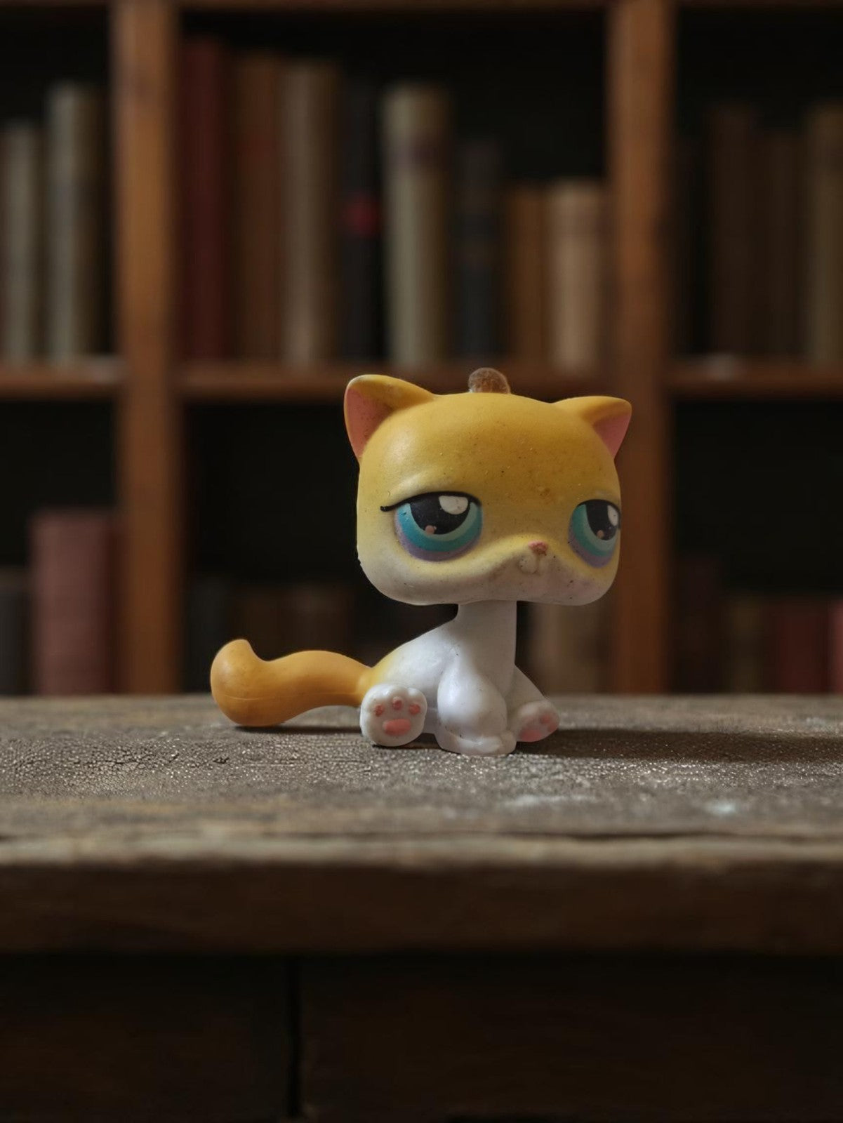 Figurine Petshop vintage chat jaune blanc yeux bleus jouet ancien LPS