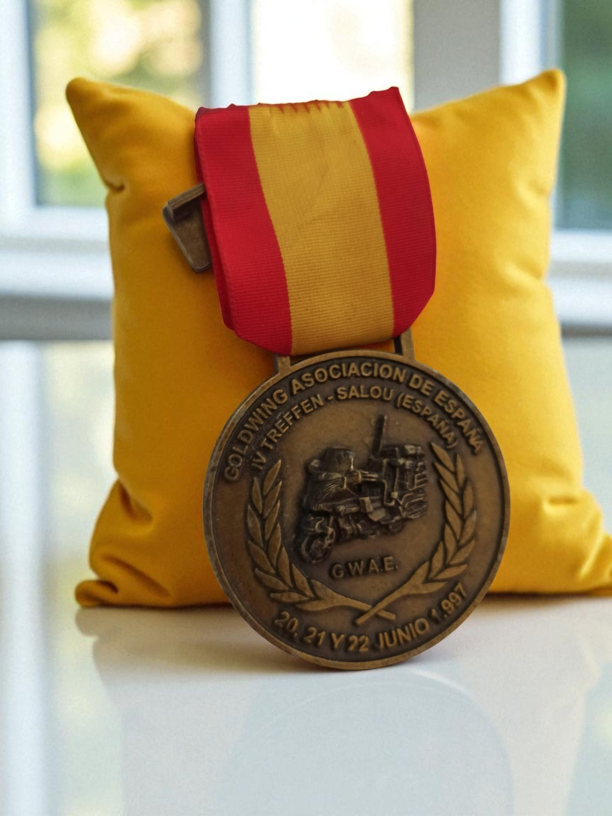 Médaille Goldwing Asociación España 1997 vintage moto Salou ruban Espagne