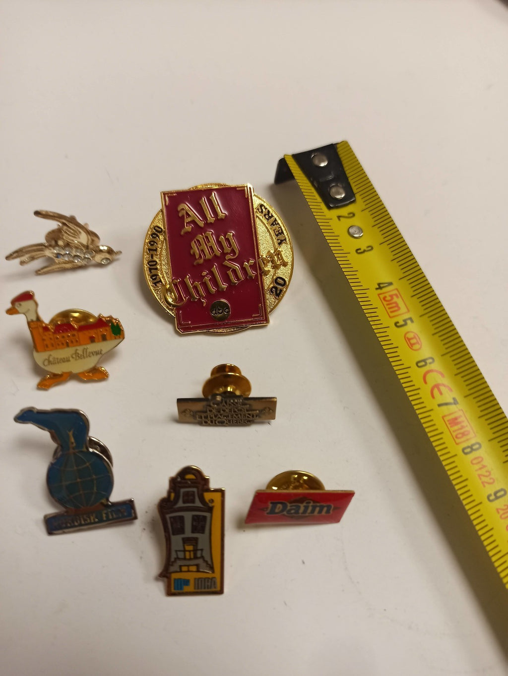 Lot 10 pin's publicitaires vintage rétro badges émaillés All My Children Daim