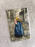 CPA femme costume traditionnel Savoie photo colorisée carte postale ancienne