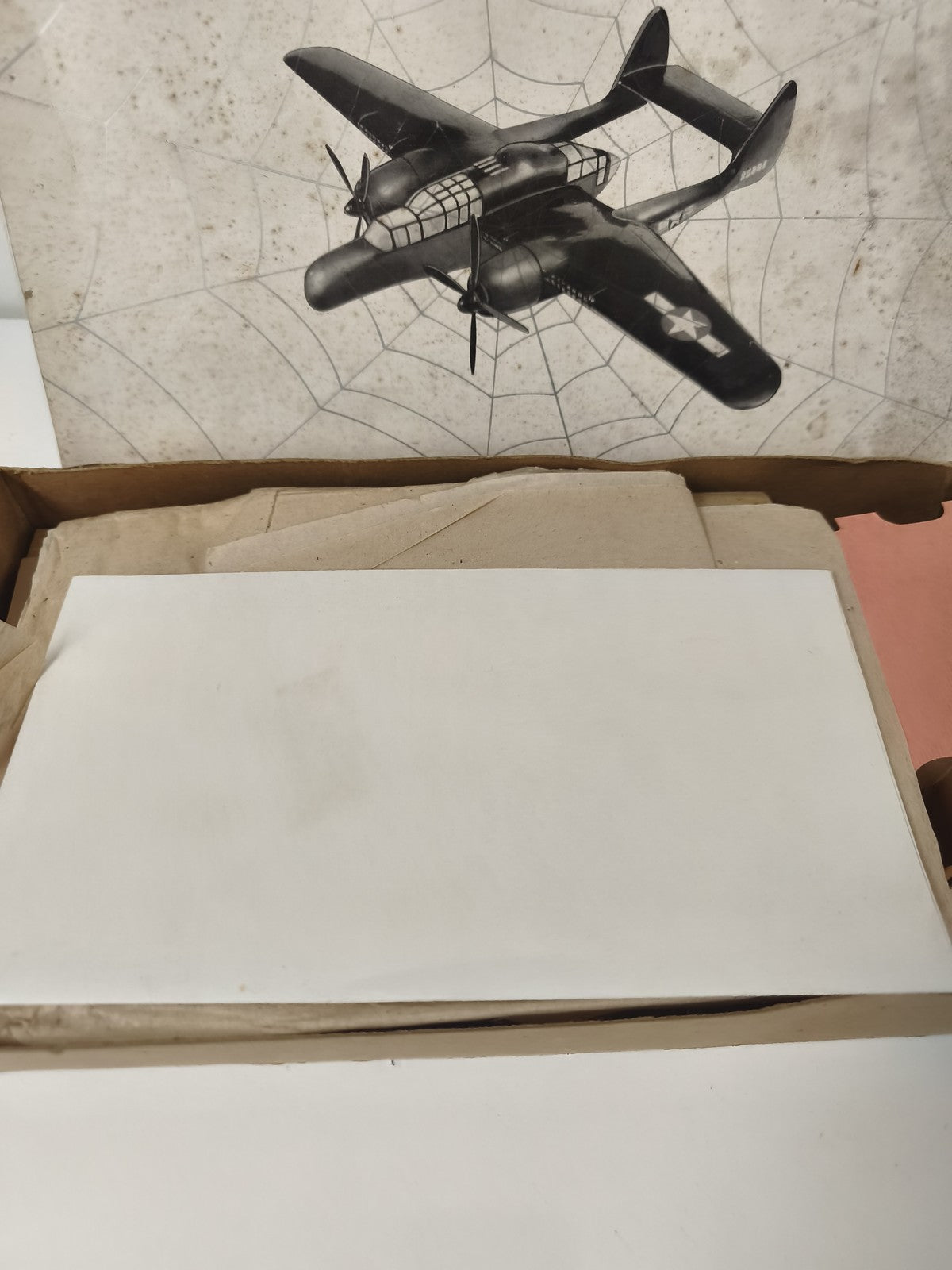 Hawk 1:48 Black Widow Vintage Kit avion balsa complet boîte illustrée