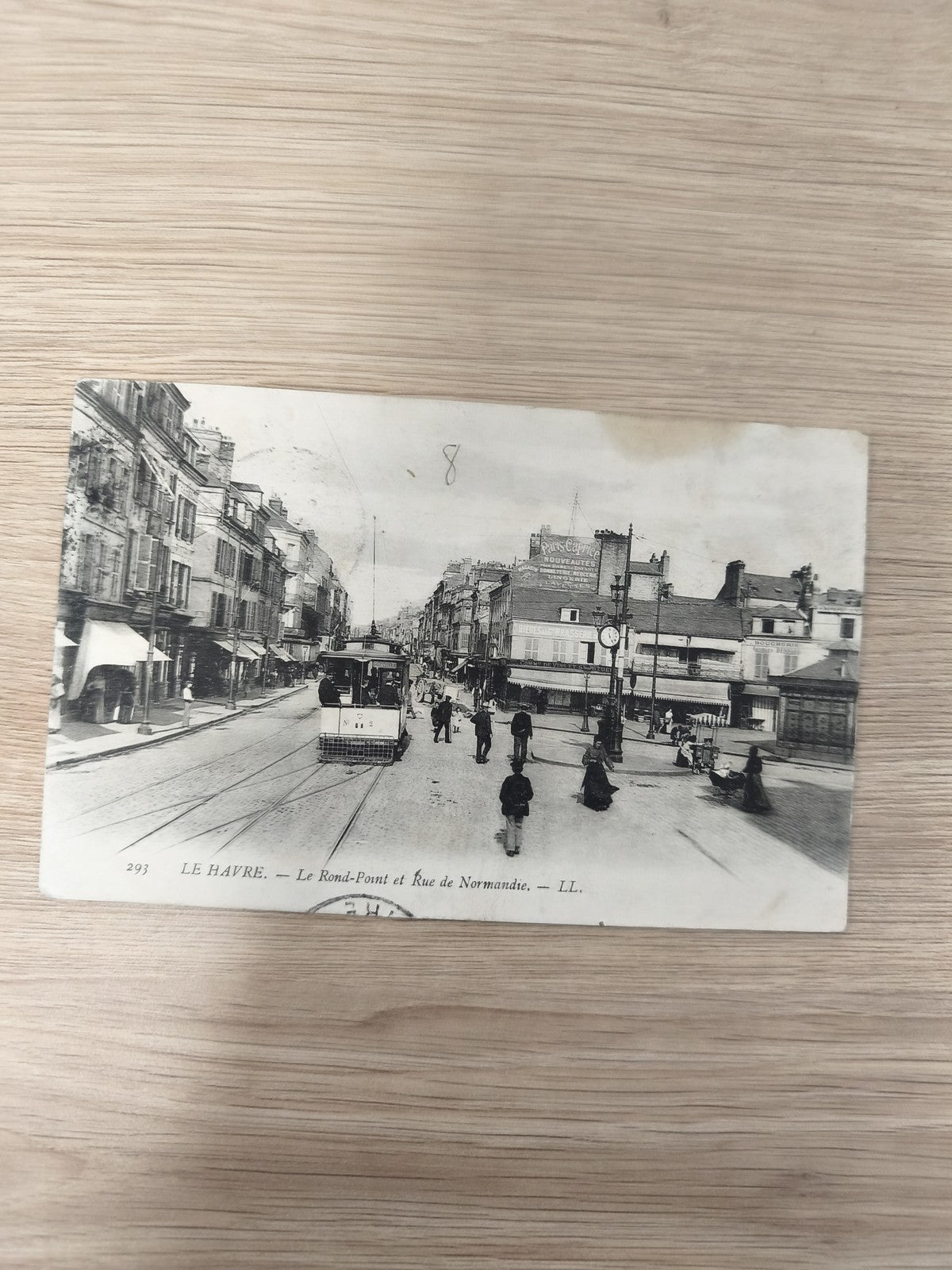 Ancienne CPA Le Havre Rond-Point Rue Normandie tramway noir et blanc vintage