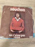 Vintage 45T Alain Souchon ? On s?aime pas, rame ? pochette marron d?époque