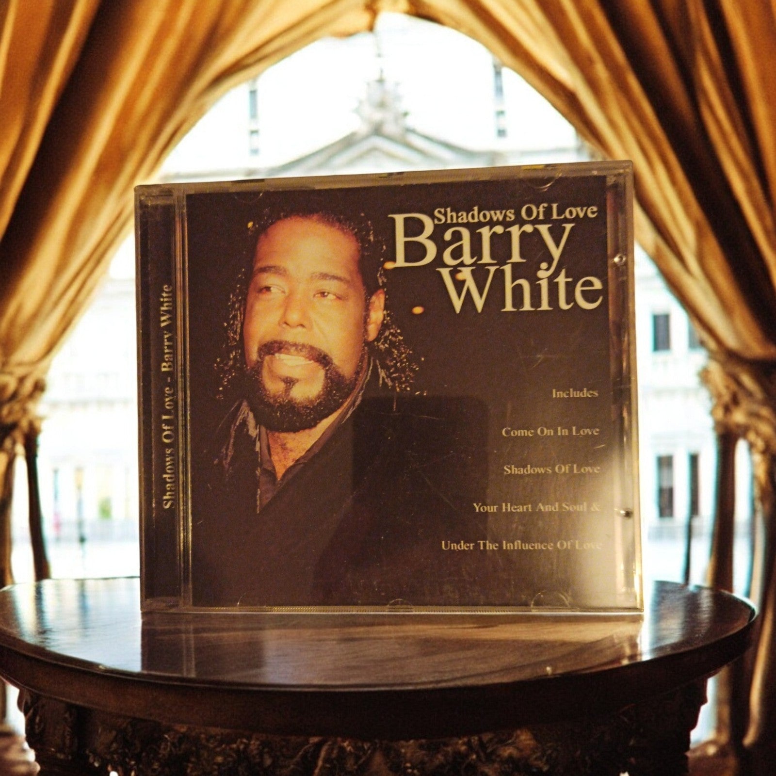 CD Barry White Shadows Of Love R&B vintage pochette noire album