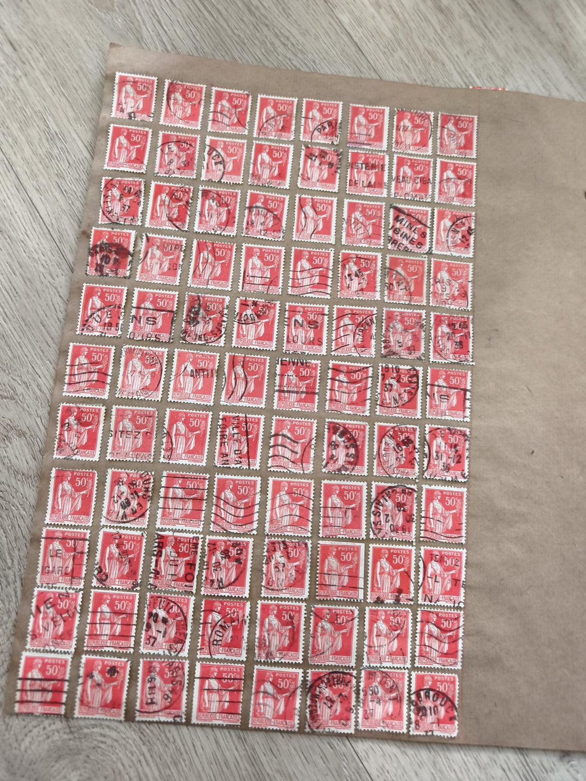 Gros lot timbres anciens Marianne 50c rouges oblitérés pour étude philatélie