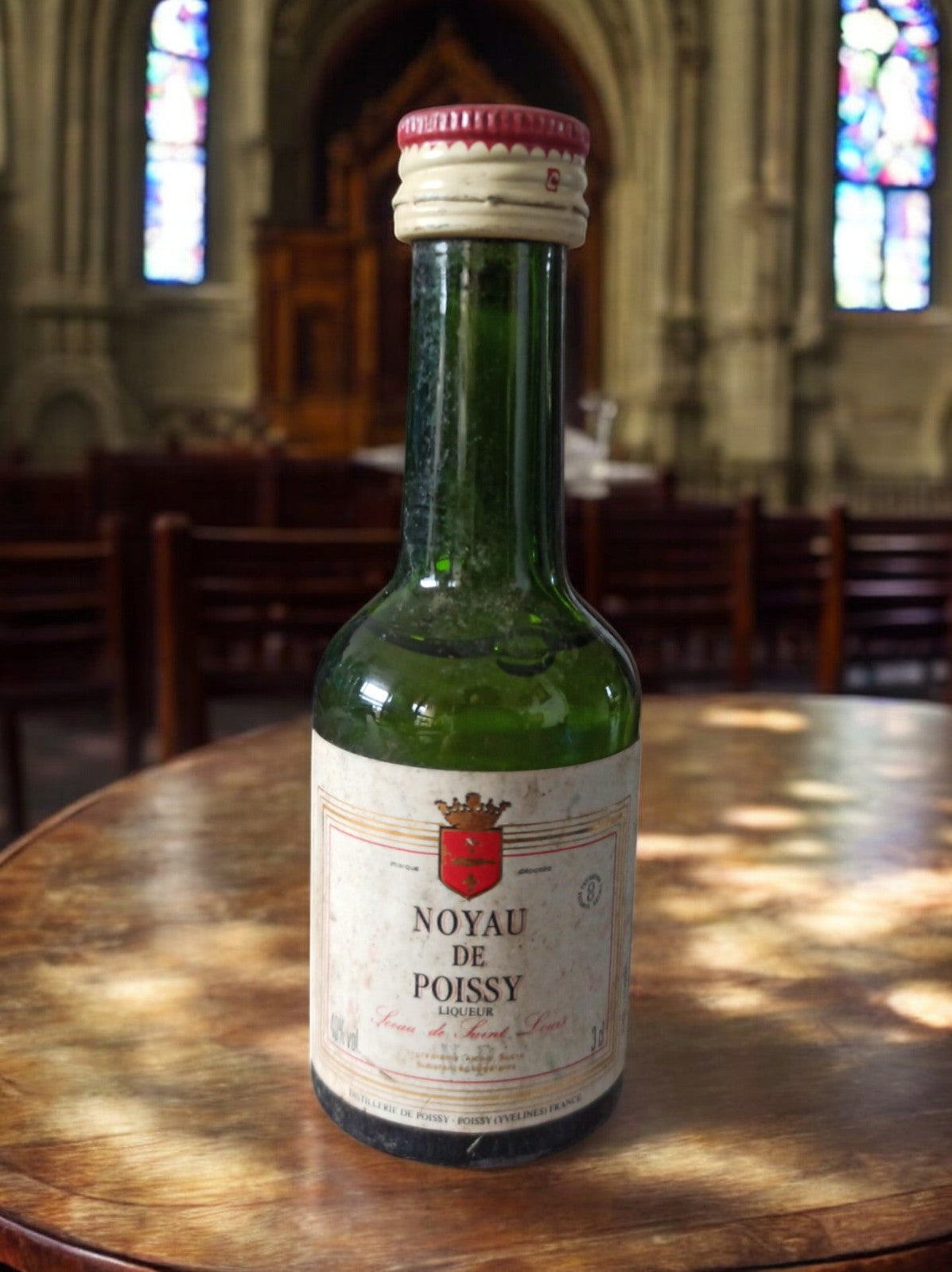 Mignonnette Noyau de Poissy liqueur vintage années 60 bouteille rétro