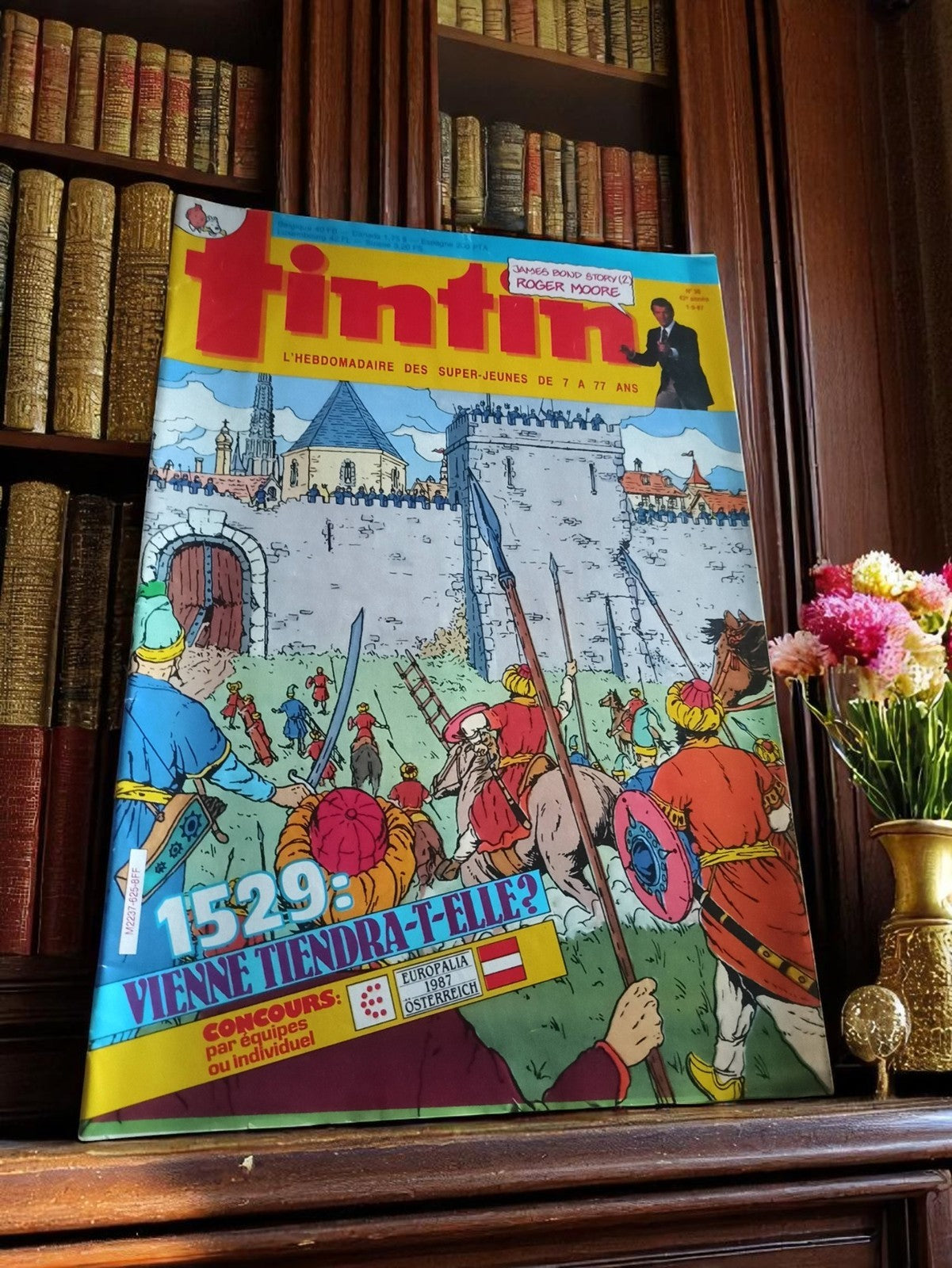 Magazine Tintin ancien vintage couverture 1529 Vienne Roger Moore collector