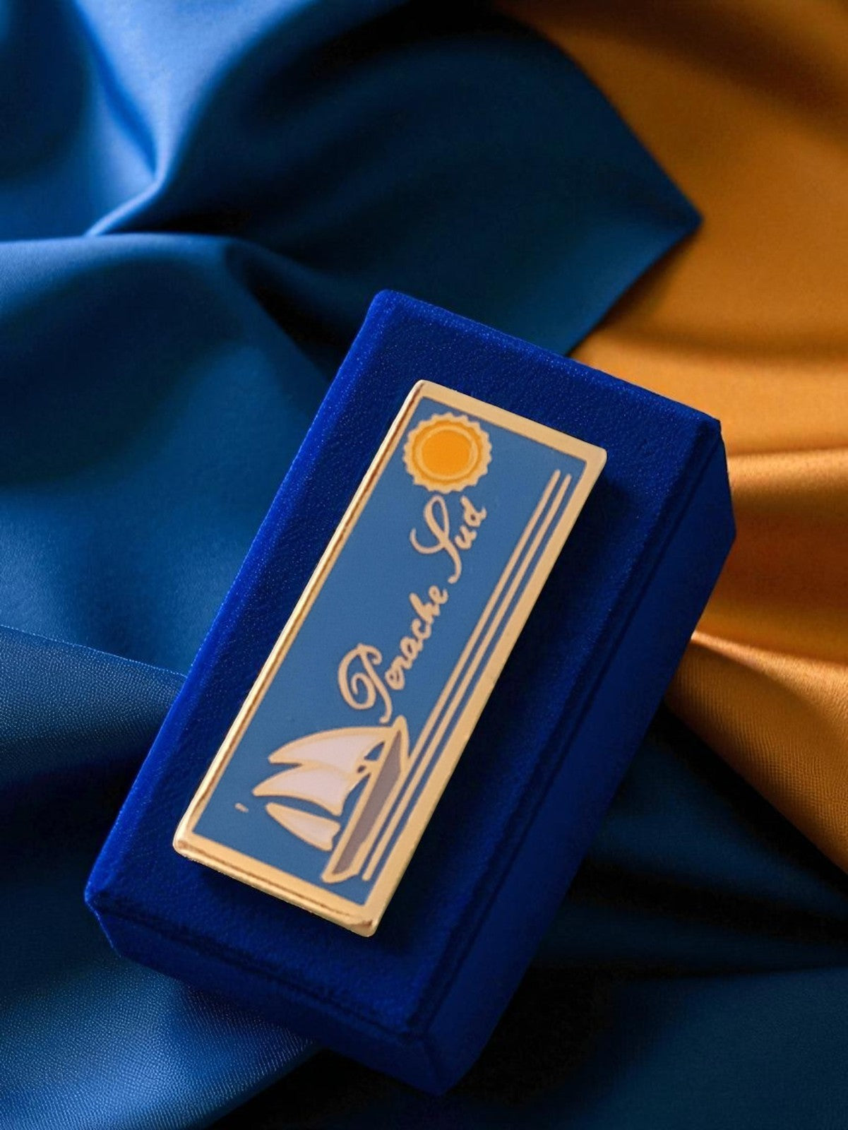Pin's publicitaire vintage Panache Sud bleu doré édition limitée