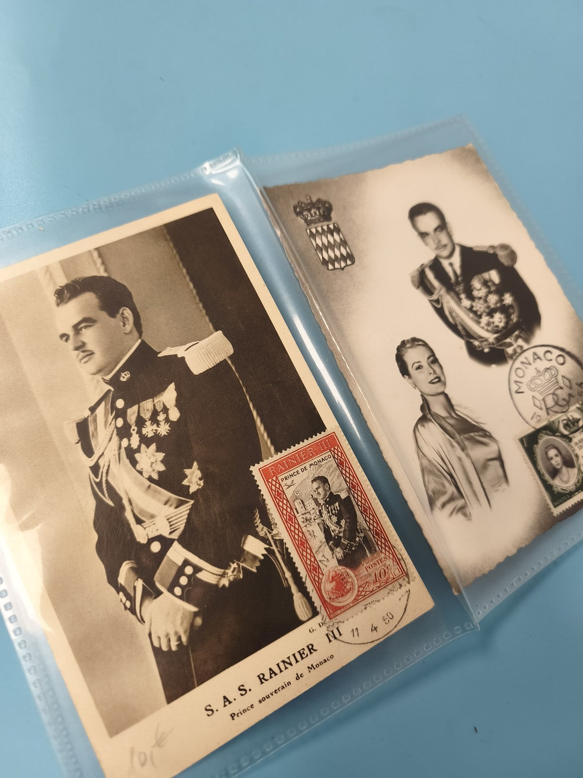 Lot 2 cartes postales Prince de Monaco oblitérées, timbres visibles