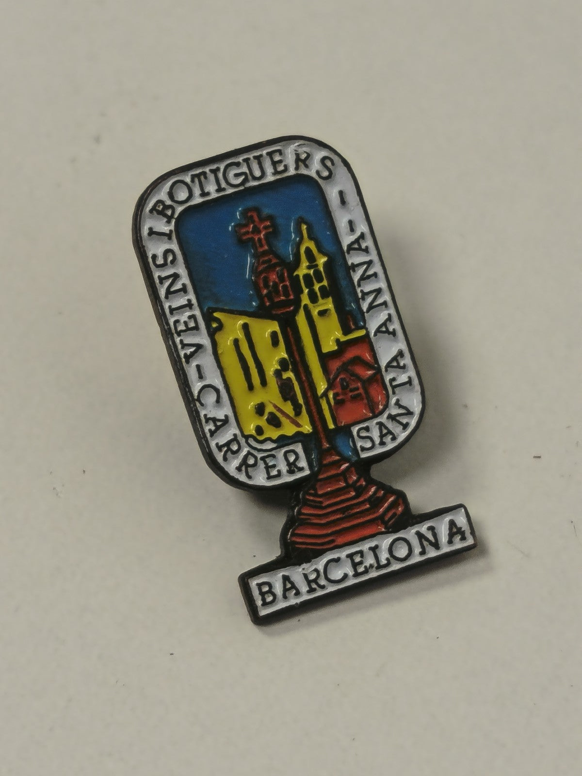 Pin's ancien rétro Barcelone vintage ? Badge collection Espagne années 80 90