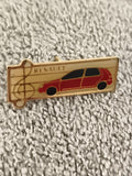 Pin's Renault vintage voiture rouge musique émaillé badge ancien (Ref 1)