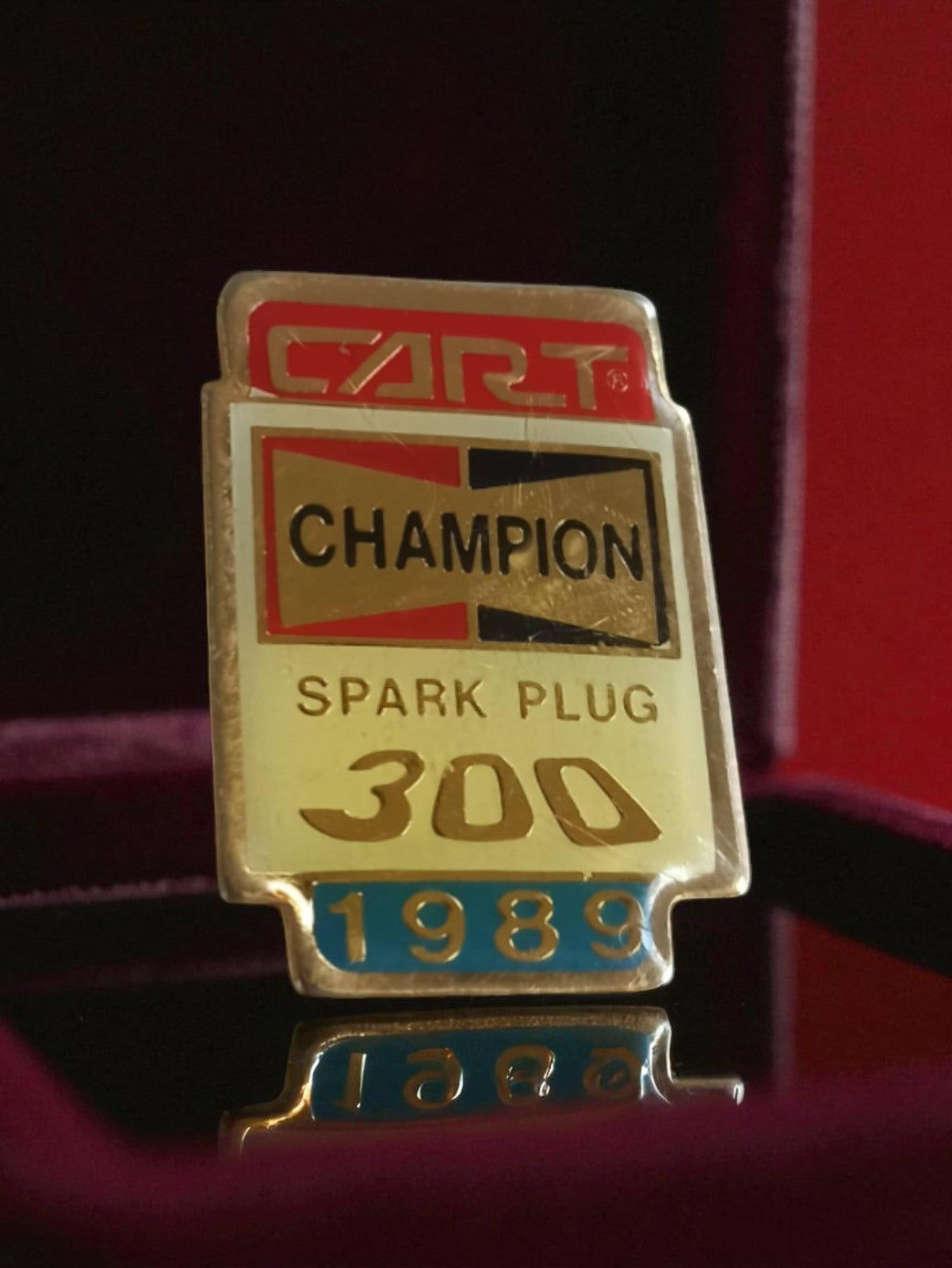 Pin's CART Champion Spark Plug 300 1989 vintage auto rétro badge