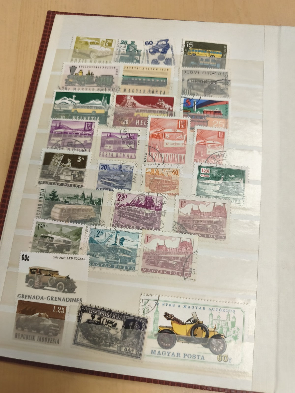 Lot timbres véhicules trains autos bus obliterés philatélie Europe monde