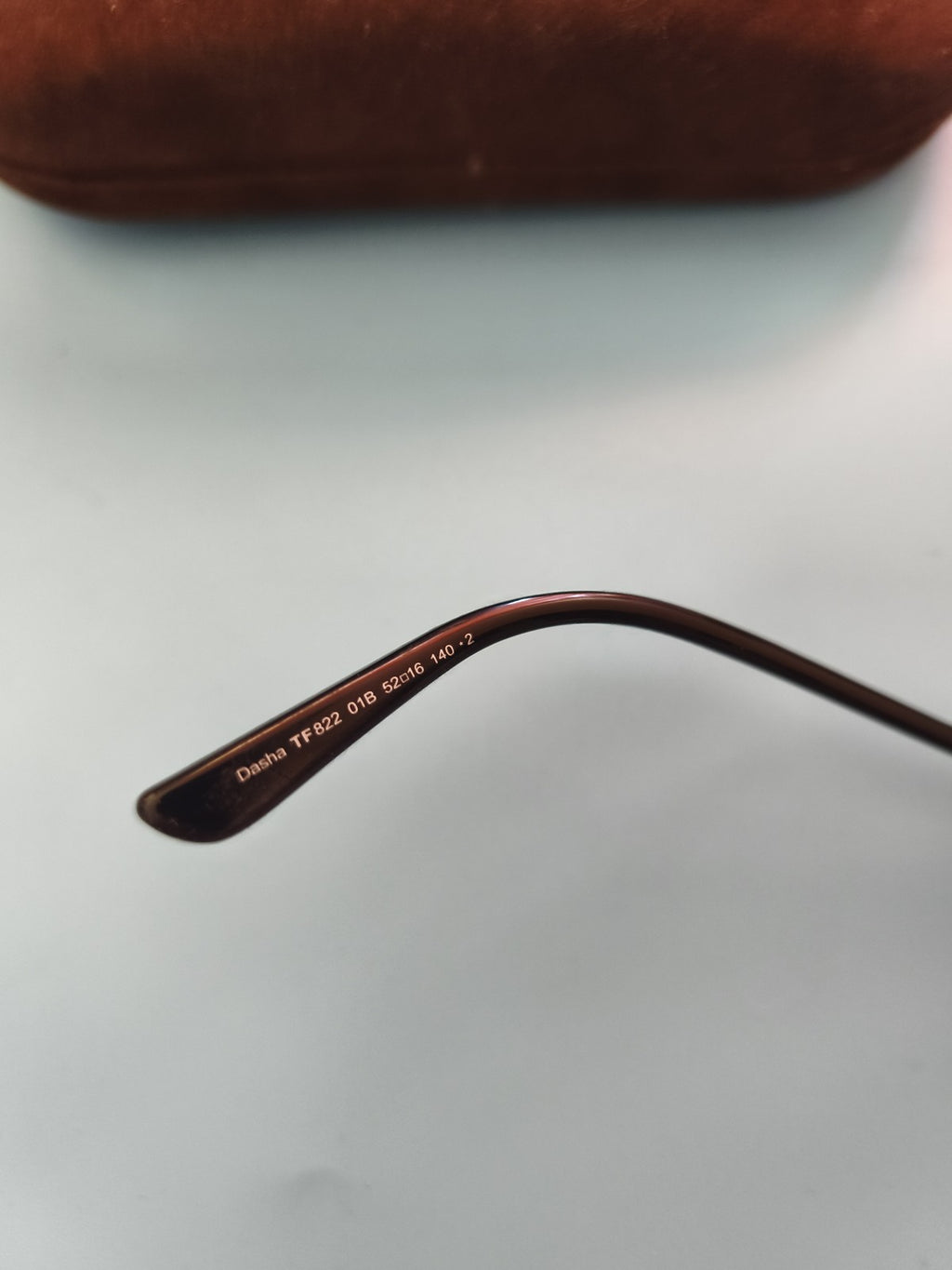 Lunettes de soleil Tom Ford Dasha TF 822 avec étui d'origine, accessoire élégant
