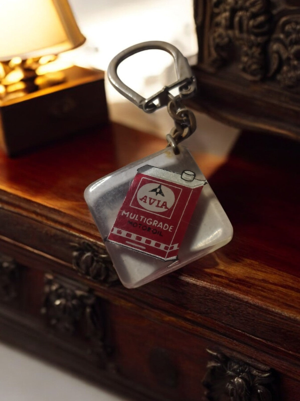 Porte-clés AVIA Multigrade vintage pub huile moteur, carré transparent rétro