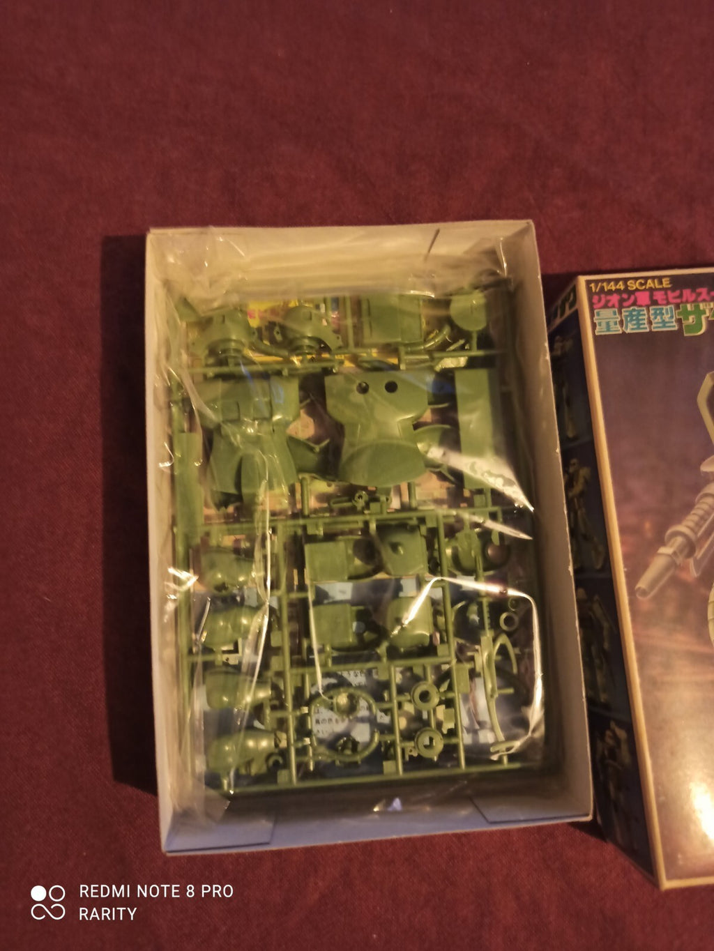 Maquette Bandai Gundam Zaku 1/144 vintage boîte illustrée Japon