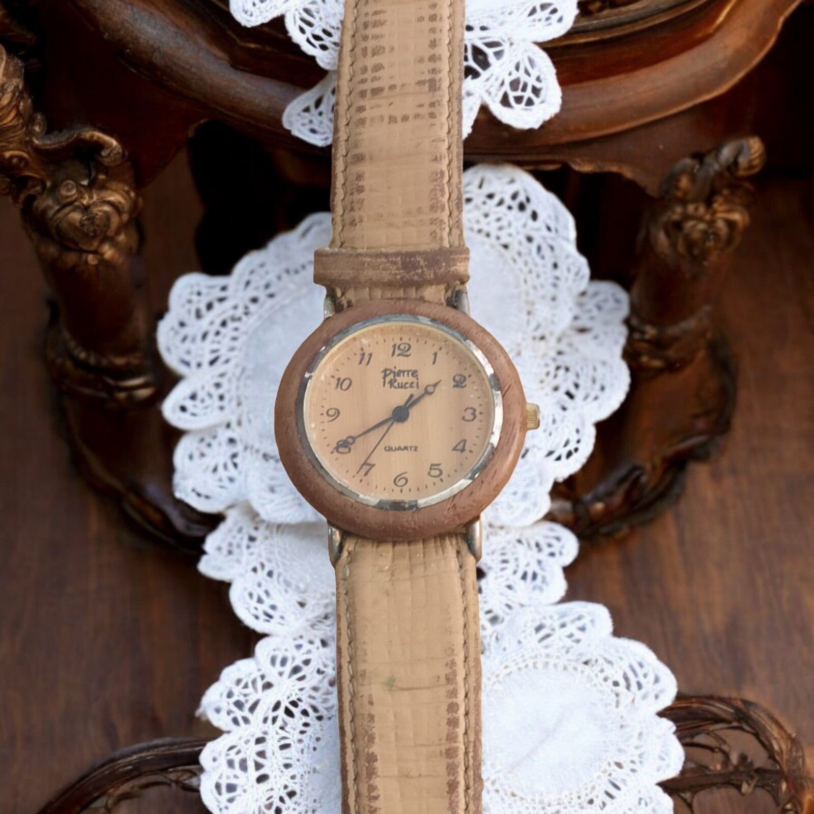 Montre vintage Pierre Rucci quartz, cadran beige, bracelet aspect croco