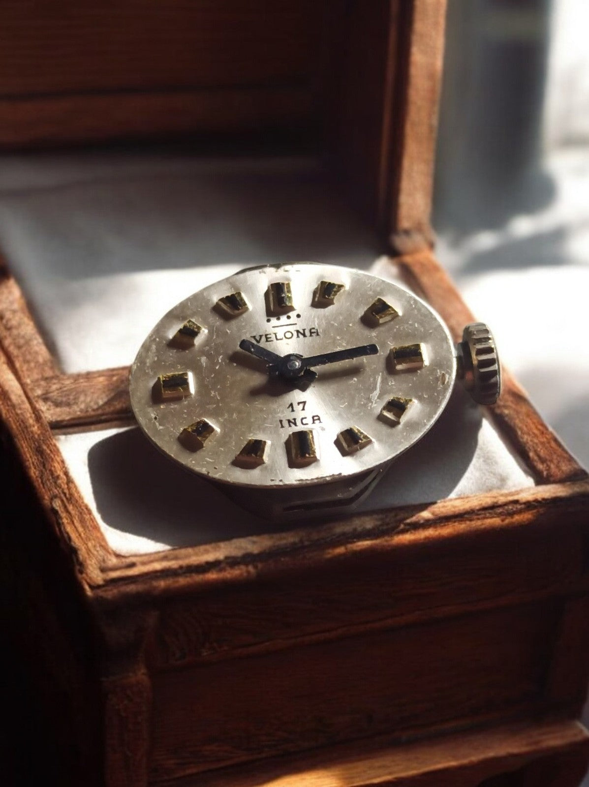 Mouvement montre Velona vintage 17 incabloc - cadran argenté pièces