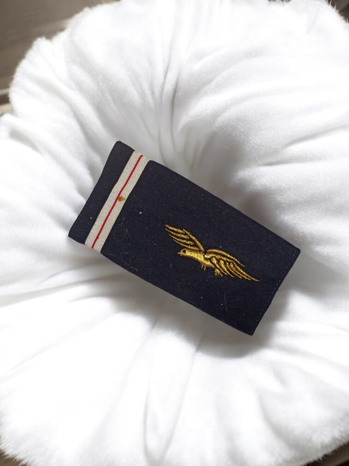 Épaulette ancienne Armée de l’air insigne doré vintage militaire authentique