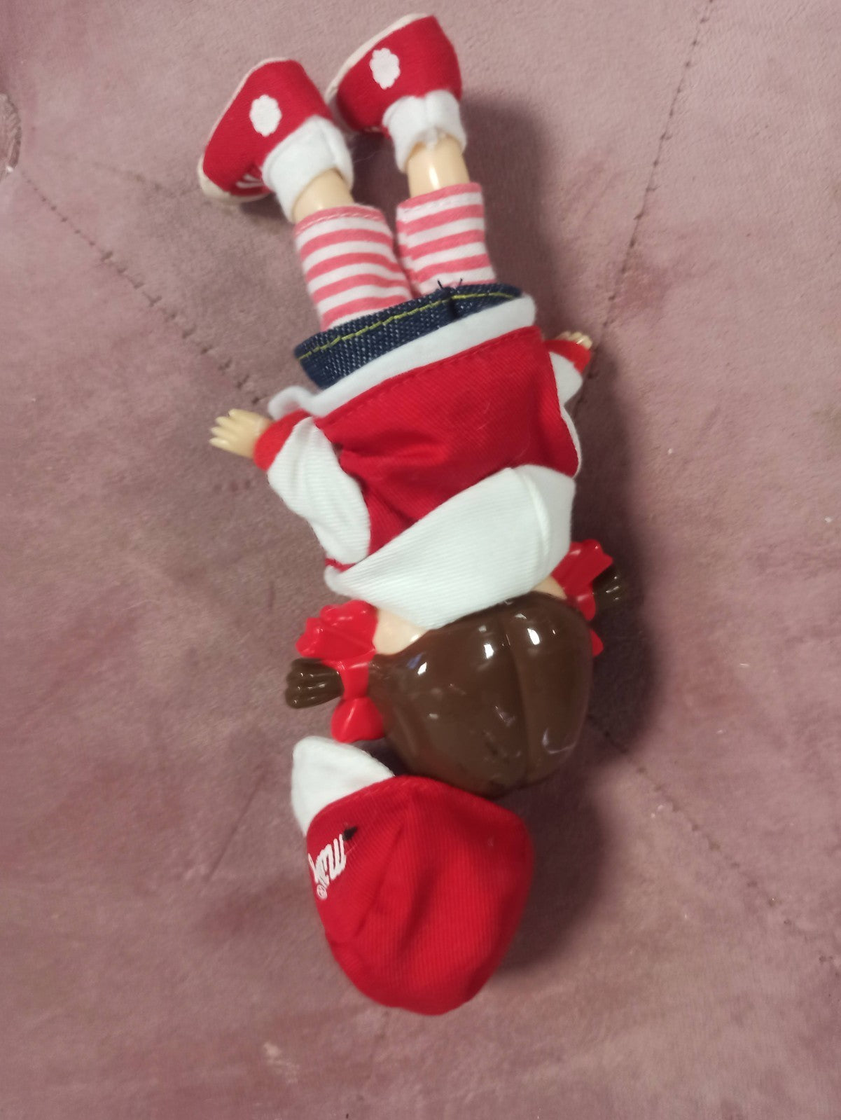 Poupée Milky Peko-Chan vintage soft vinyl tenue rouge et denim