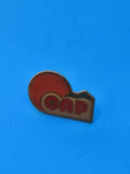 Vintage pin's GAP ancien rouge doré collection badge rétro (Ref 8)