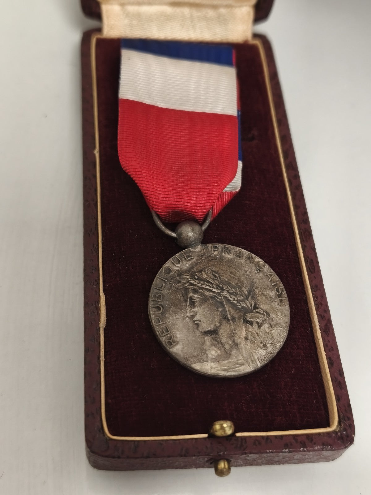 Médaille du travail ancienne République Française ruban tricolore avec écrin Lec