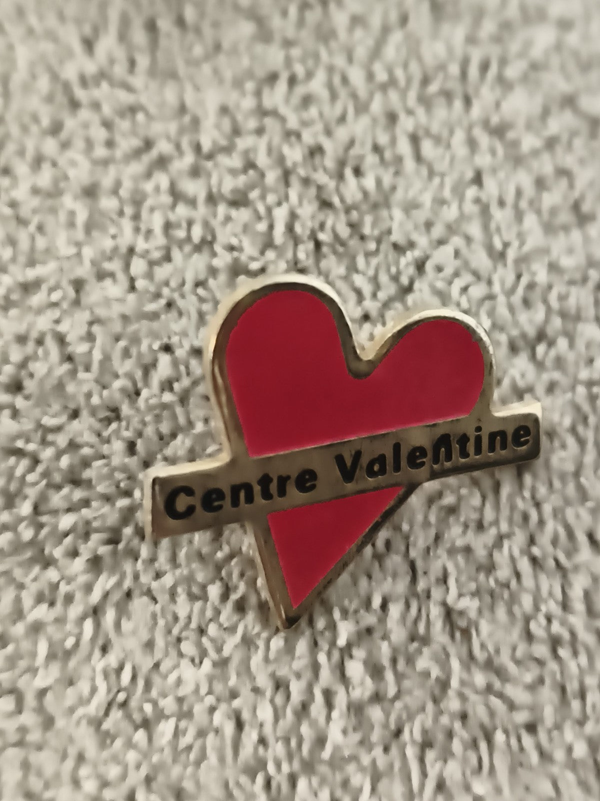 Pin's vintage Centre Valentine cœur rouge, badge ancien, broche rétro (Ref 5)