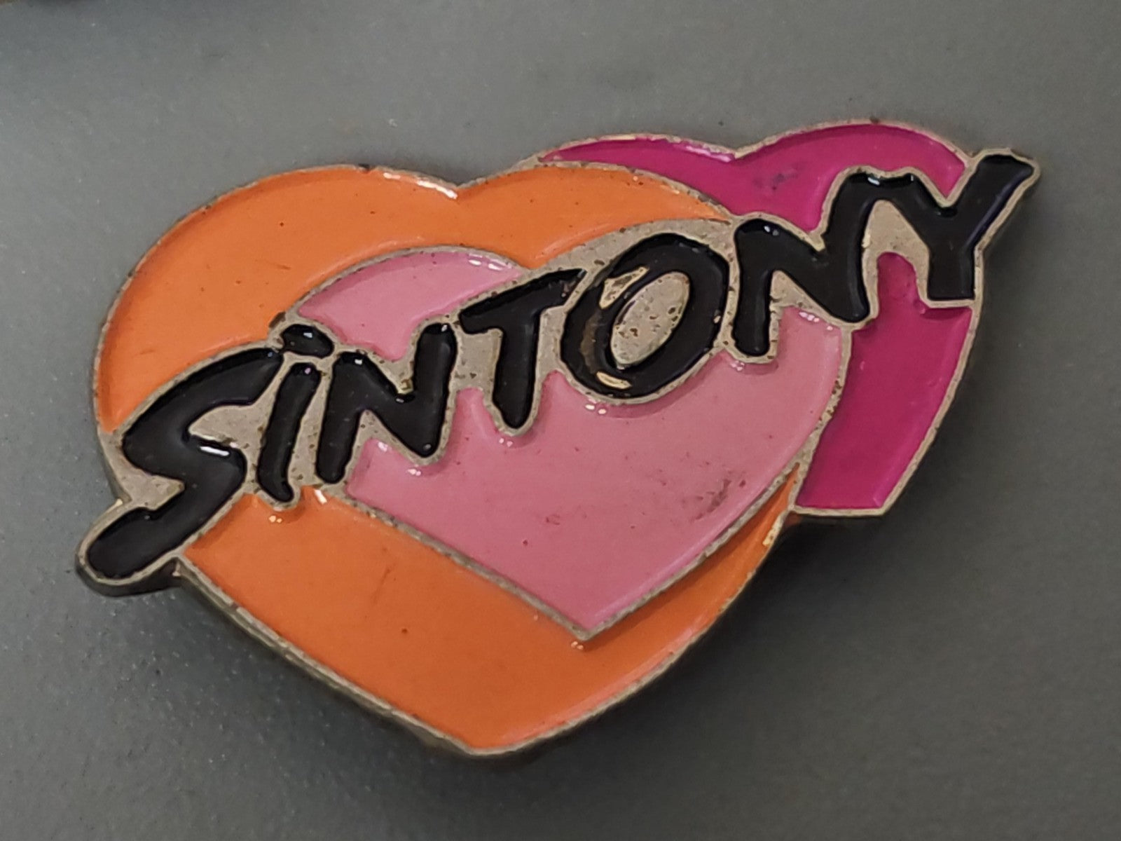 Pin's rétro ancien Sintony ? Badge collection vintage années 80 rare occasion