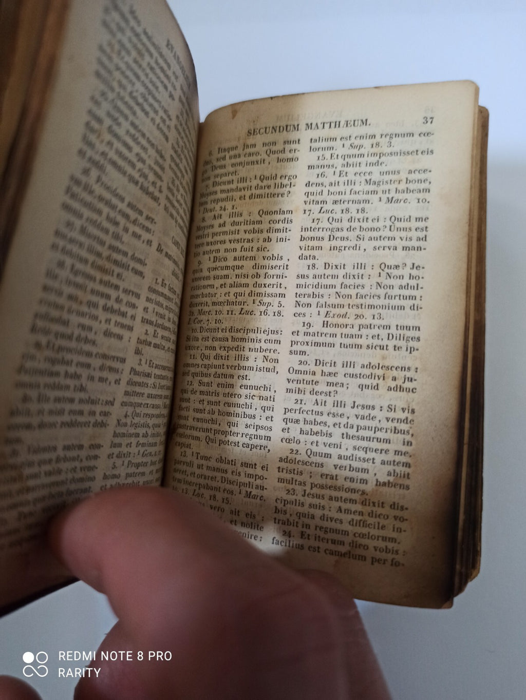 Livre ancien Nouveau Testament latin 1843 reliure rouge dorée rare
