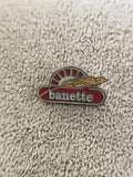 Pin's vintage Banette logo boulangerie rouge doré ancien badge (Ref 4)