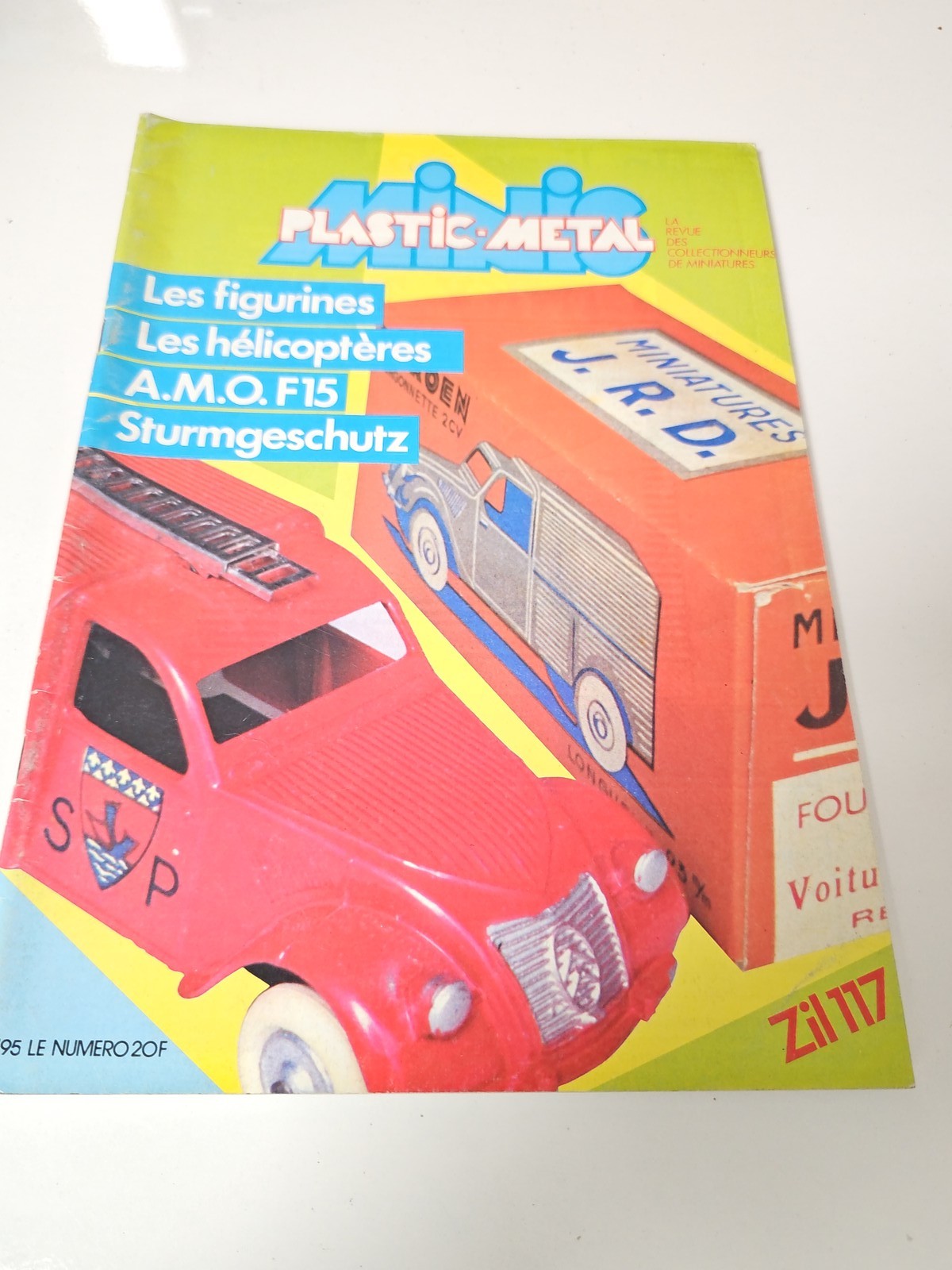 Magazine vintage ancien sur miniatures automobiles, plastic metal, collection ra