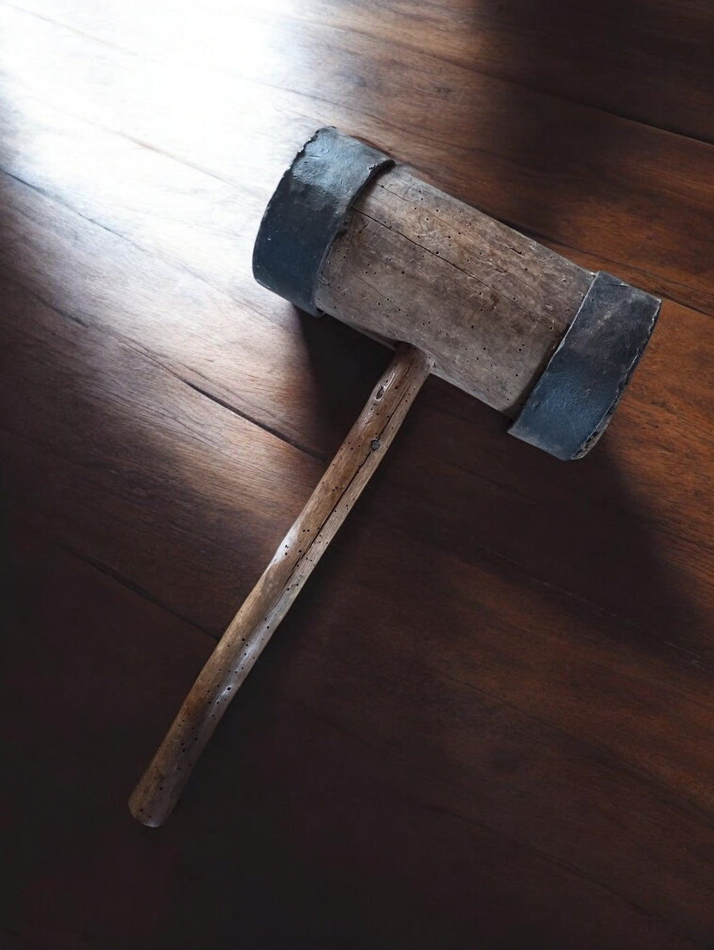 Maillet de tonnelier ancien bois XIXe, artisanal, gros marteau vintage