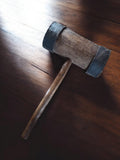 Maillet de tonnelier ancien bois XIXe, artisanal, gros marteau vintage