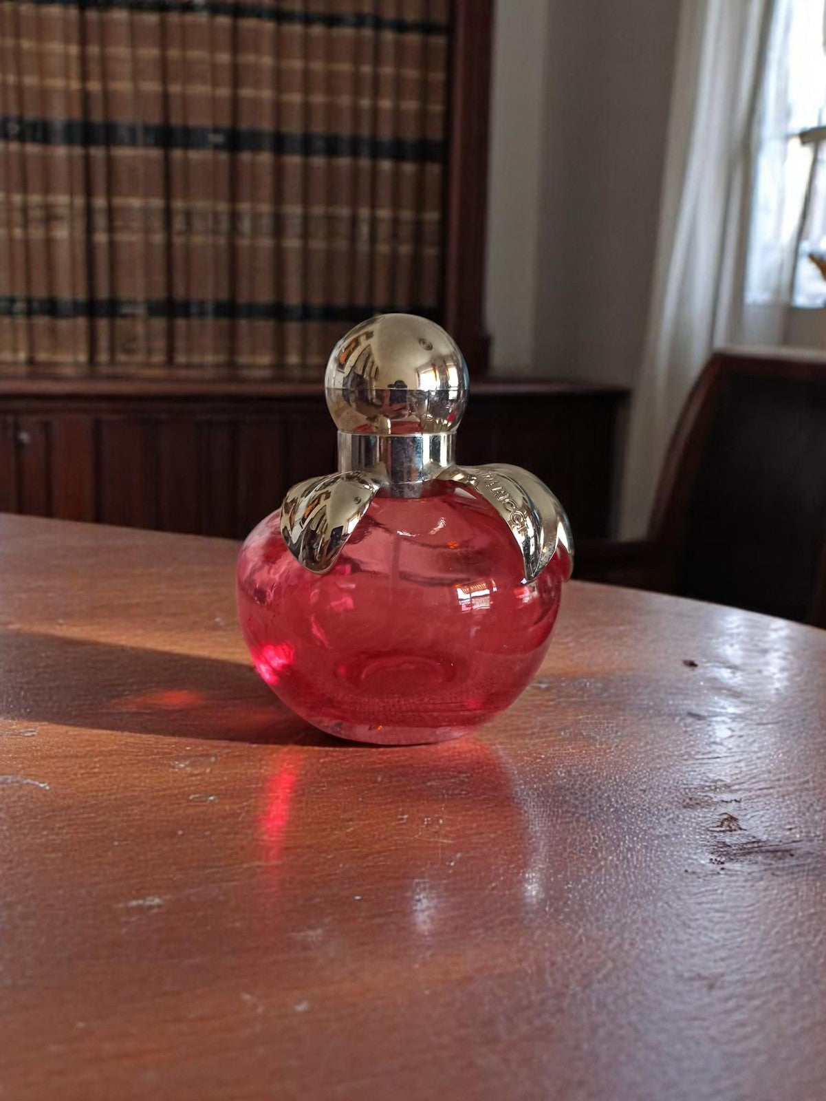 Flacon parfum vintage pomme rouge, bouchon doré, édition collector ancien