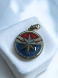 Médaille Captain Marvel Marvel vintage, pendentif ancien émaillé, objet collecto