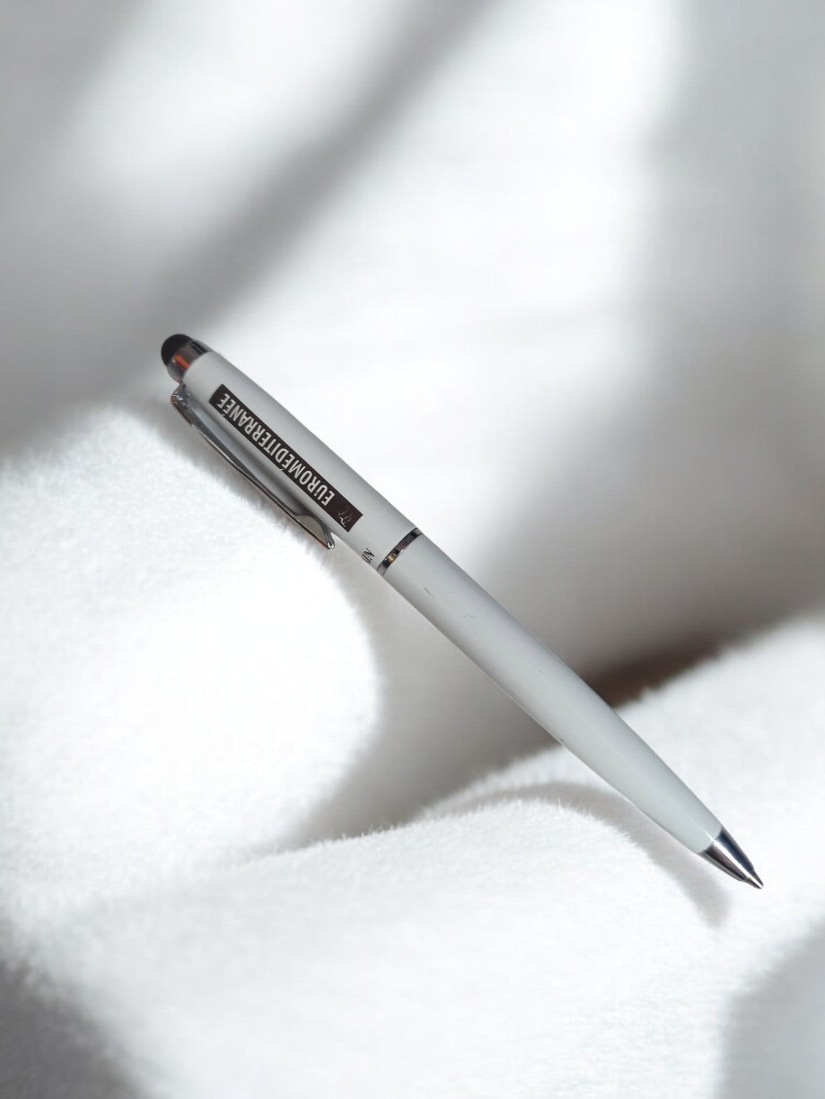 Stylo bille publicitaire EUTOMEDITERRANÉE vintage blanc chromé écriture rétro