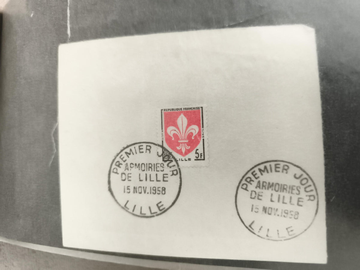 Timbre Premier Jour Armoiries de Lille 1958 France philatélie 5F rouge