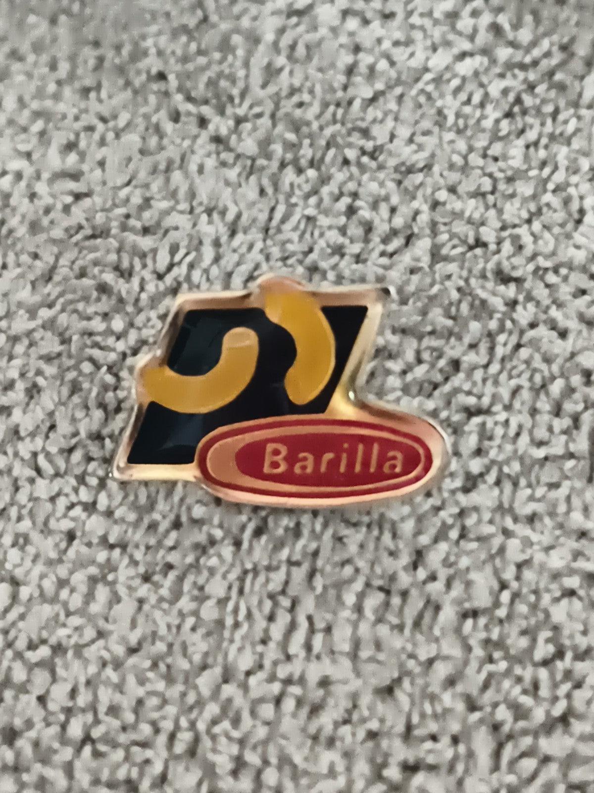 Pin's vintage Barilla logo pâtes émaillé publicitaire années 90 (Ref 9)