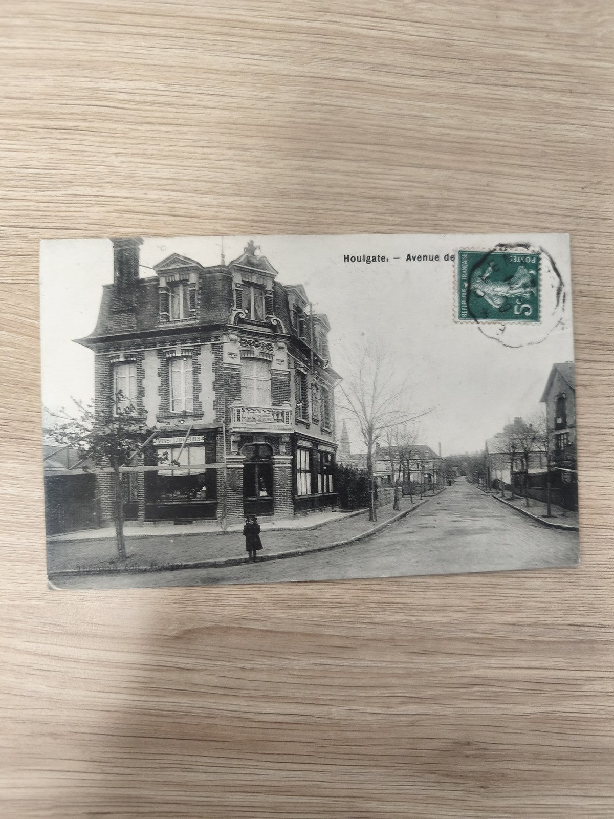 Ancienne carte postale Houlgate Avenue de la Mer animée timbrée vintage