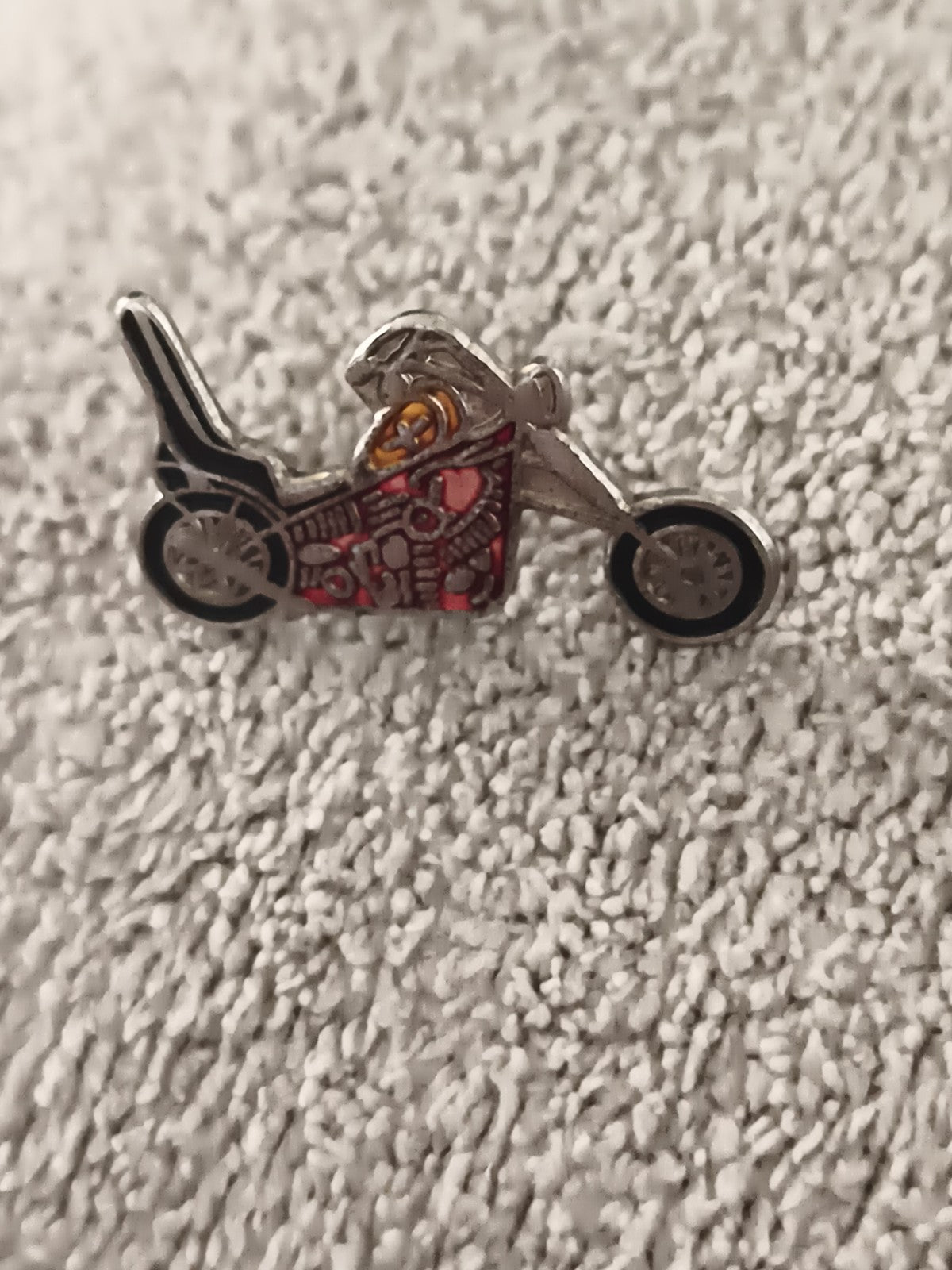 Pin's vintage moto custom chopper, finition émaillée, biker années 80-90 (Ref 8)