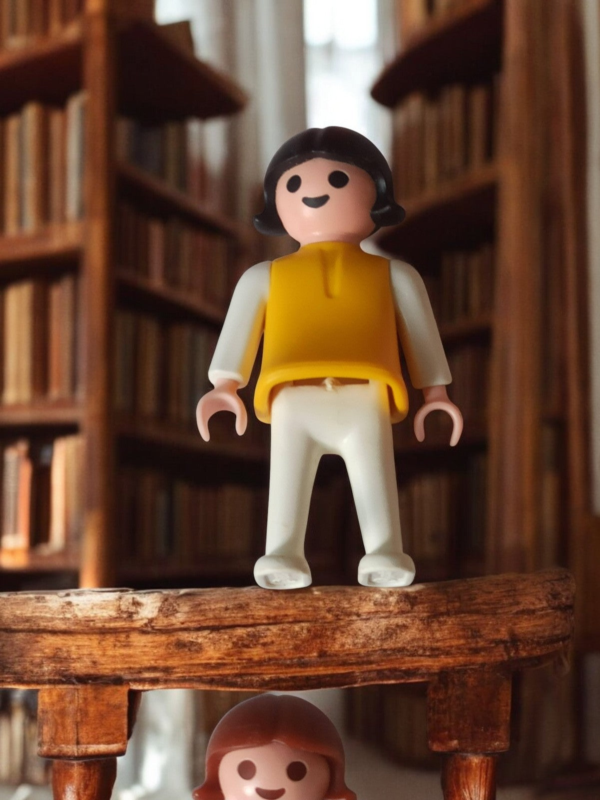 Figurine Playmobil vintage années 70 personnage rétro jaune blanc ancien