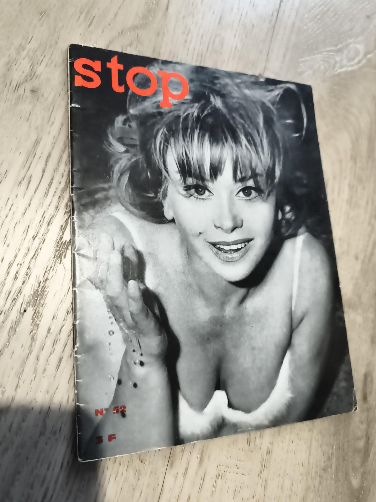 Ancien magazine Stop N°52 couverture pin-up vintage années 60 livret illustré