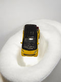Véhicule miniature ancien vintage jaune noir, voiture de collection rétro rare