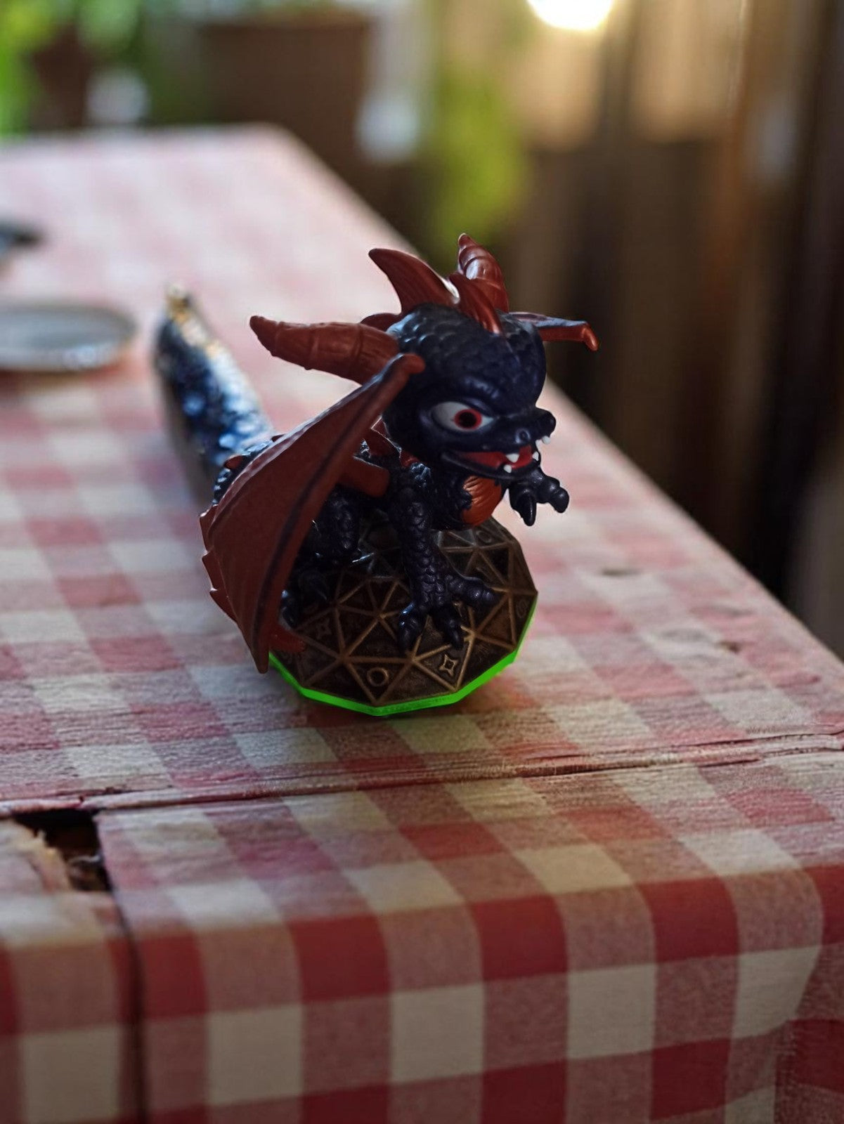 Figurine Skylanders Spyro's Adventure dragon noir vintage, jouet jeu vidéo