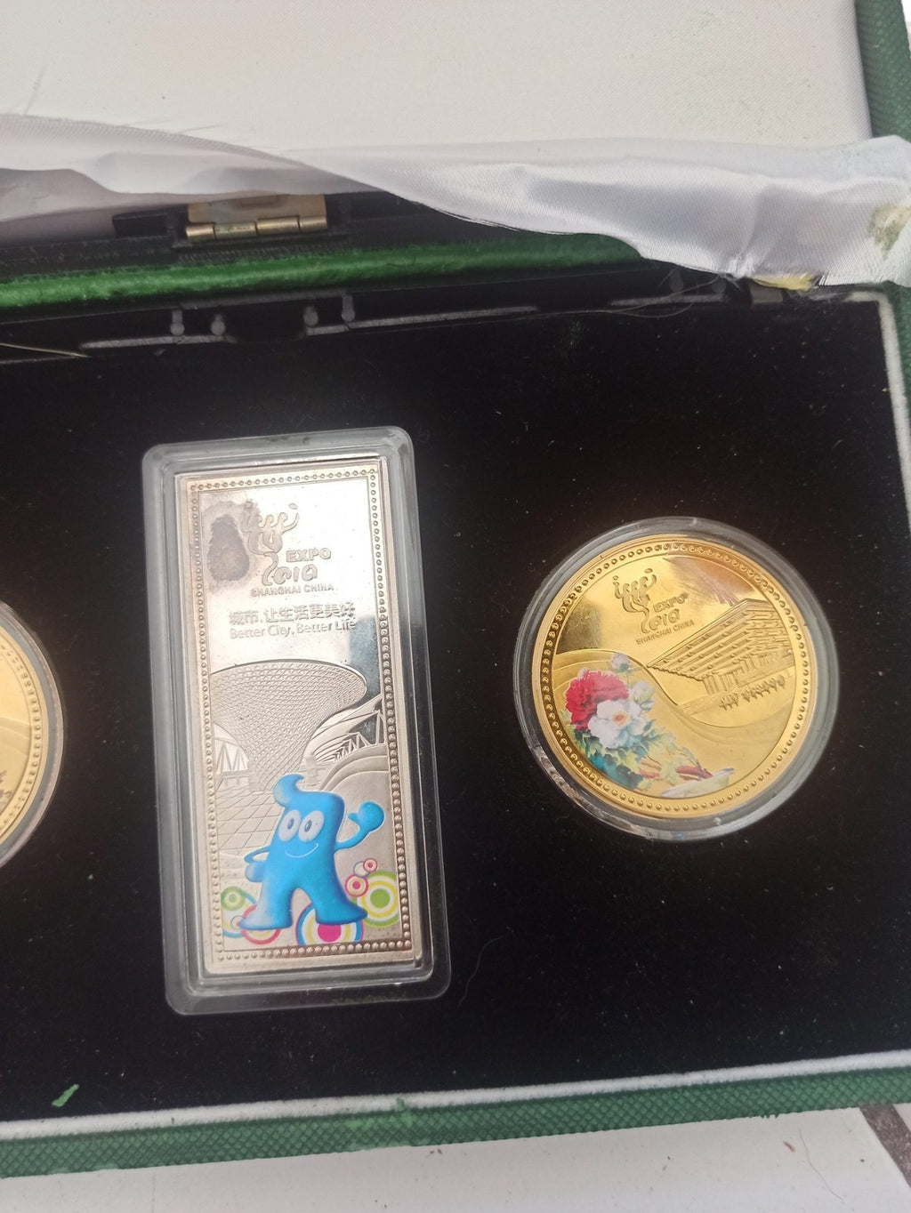 Coffret médailles Expo 2010 Shanghai vintage, 2 rondes + 1 rectangulaire, occasi