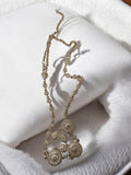 Collier fantaisie vintage doré, pendentif rond rétro, bijou ancien élégant