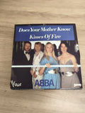 Vinyle 45 tours ABBA Does Your Mother Know / Kisses Of Fire pochette couleur (Re